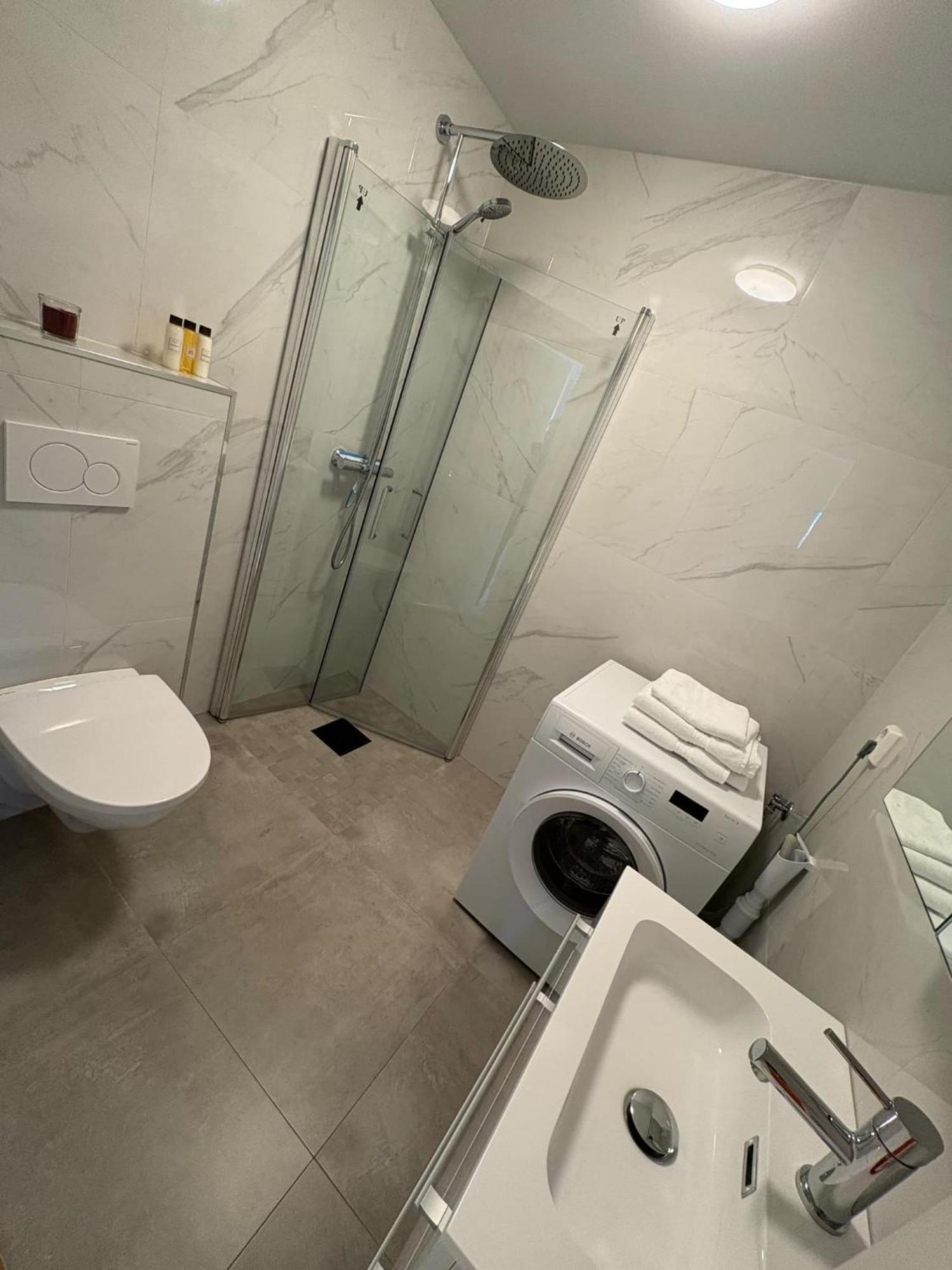 Lisas Apartment, Private New 1 Bedroom And 1 Living Room With Sofa Bed And Big Windows, Share With Nobody * Oslo